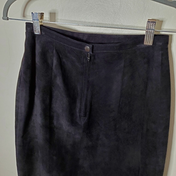 90s | Ann Taylor • Vintage Black Suede Pencil Skirt - Picture 7 of 9